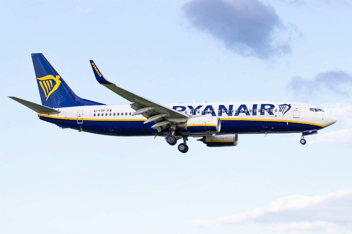 Ryanair taglia 10mila voli e alza i prezzi: rotte a rischio - 