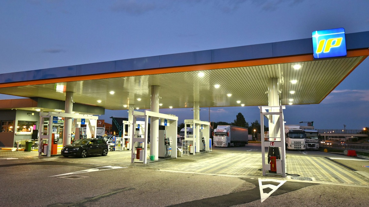 IP taglia i prezzi di benzina e diesel: come funziona lo sconto - 