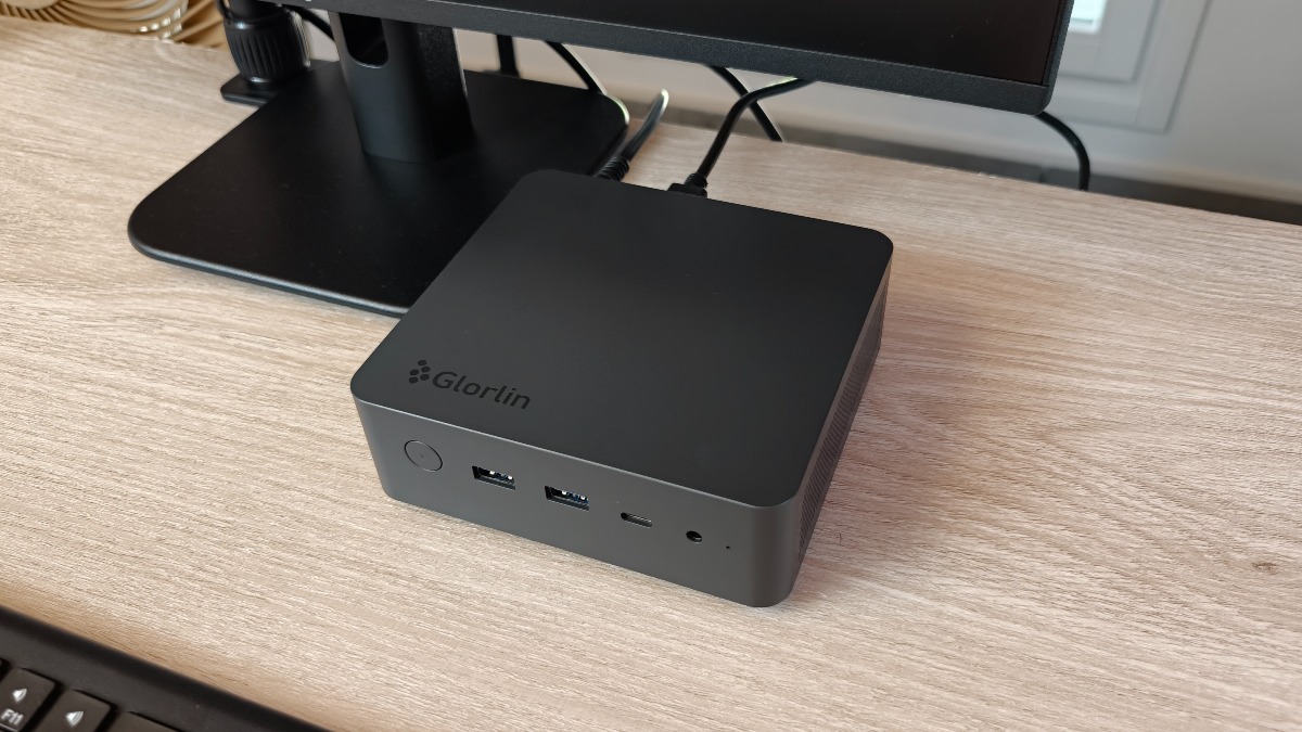 Recensione Glorlin GT105 mini PC con AMD Ryzen 7 8745HS - 