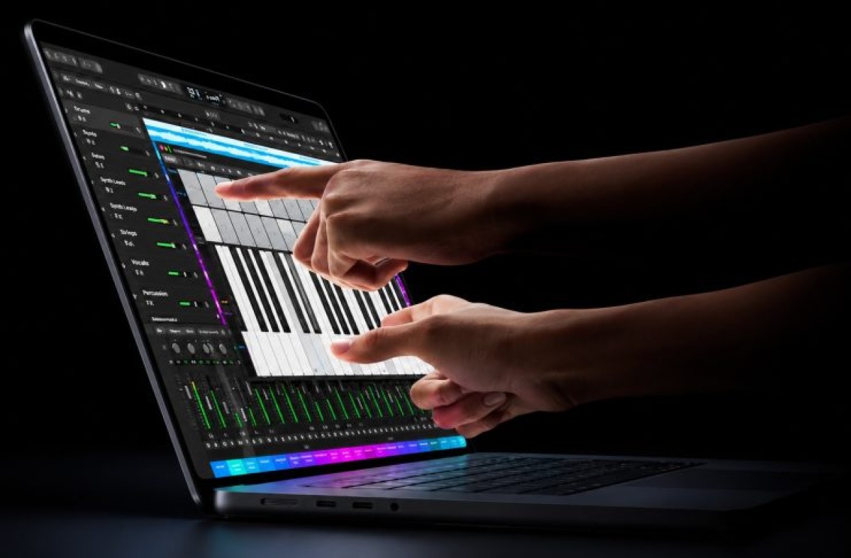 MacBook Pro OLED touchscreen: novità e prezzi in Italia - 